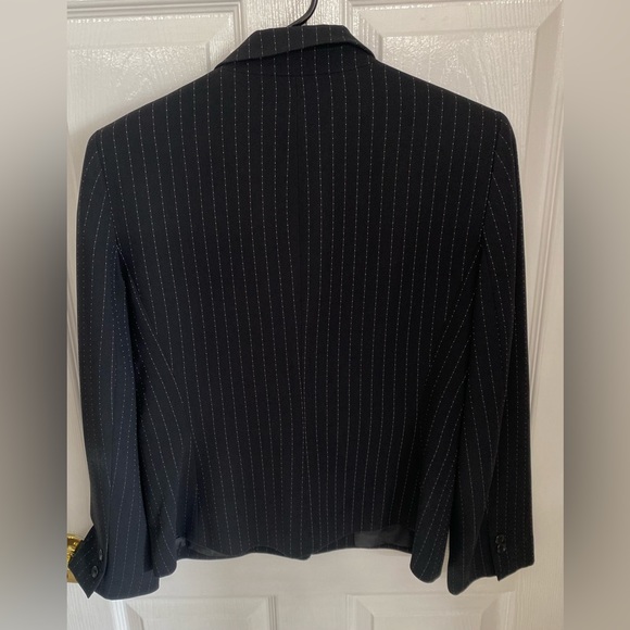 Tahari ASL pin striped 2-button single breasted, 2-button cuff 12 P blazer - Picture 2 of 12